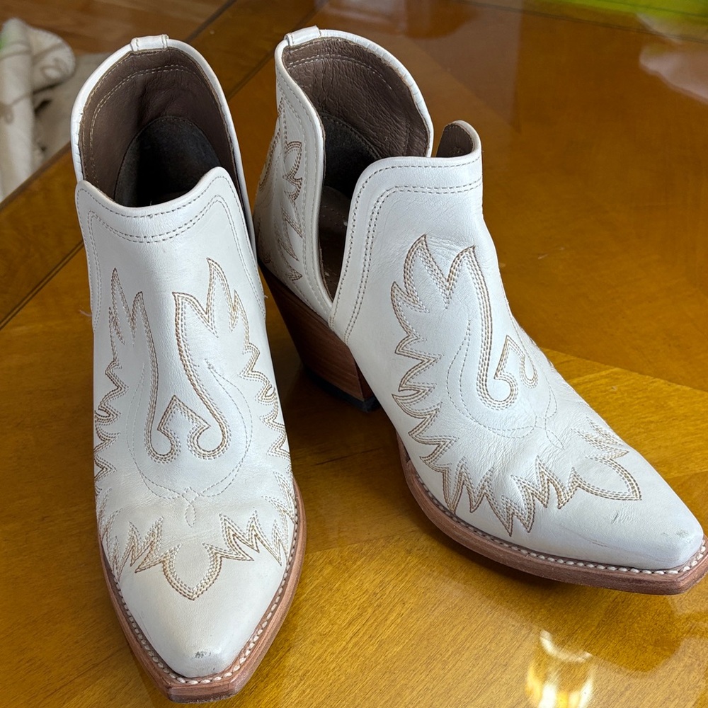 Elegant White Embroidered Ankle Booties